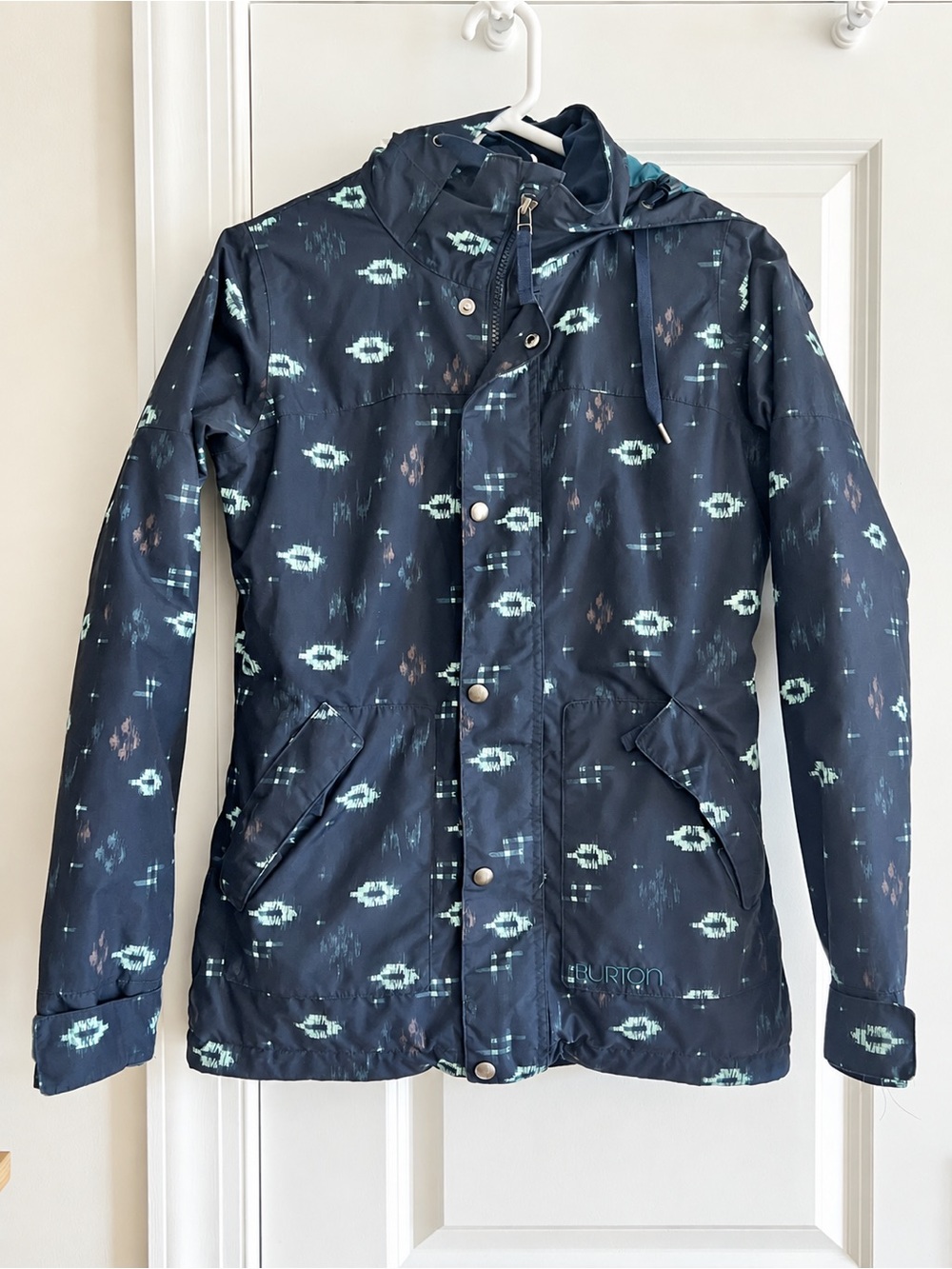 Burton Ginger Dryride snowboard jacket dark blue geometric ikat pattern Sz Small